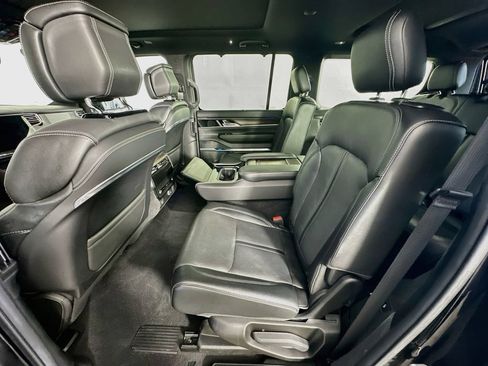 Used 2022 Jeep Grand Wagoneer Series I AWD/4WD image 37