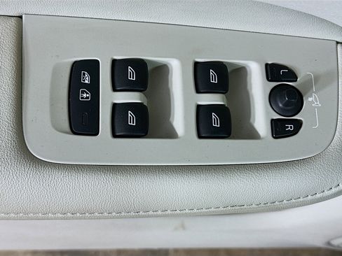 Used 2024 Volvo S60 B5 Plus image 15