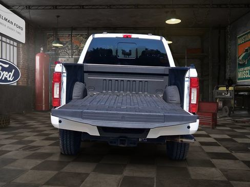 Used 2020 Ford F250 Platinum w/ FX4 Off-Road Package AWD/4WD image 9