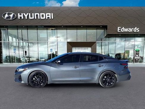 Used 2023 Nissan Maxima SR w/ Sport Mat Group image 3