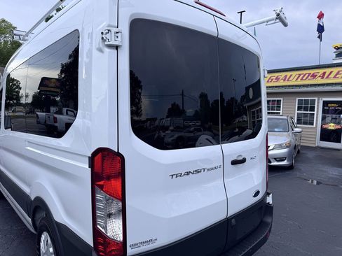 Used 2017 Ford Transit 150 XLT image 17