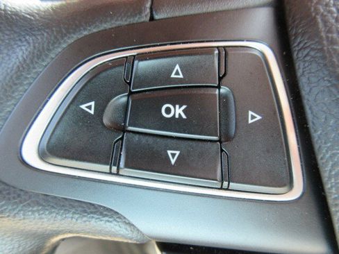 Used 2019 Ford Escape Titanium FWD image 22