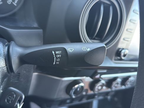 Used 2020 Toyota Tacoma SR image 23