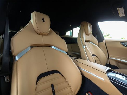 Certified 2024 Ferrari Purosangue Base image 48