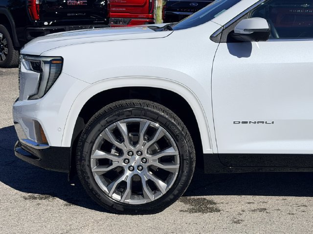 Used 2026 GMC Acadia Denali w/ Super Cruise Package FWD image 9