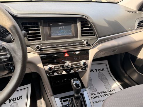 Used 2020 Hyundai Elantra SE w/ Convenience Package (C2) image 32