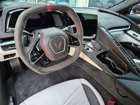 Used 2023 Chevrolet Corvette Stingray Premium Cpe RWD image 29
