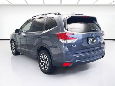 Used 2023 Subaru Forester Premium image 6