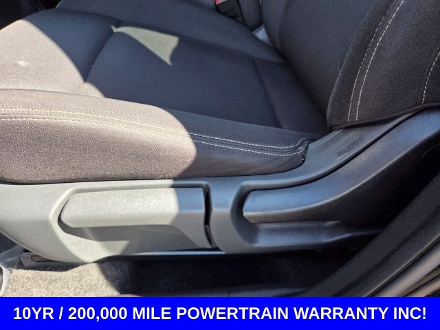 Used 2023 Nissan Rogue S AWD/4WD image 10