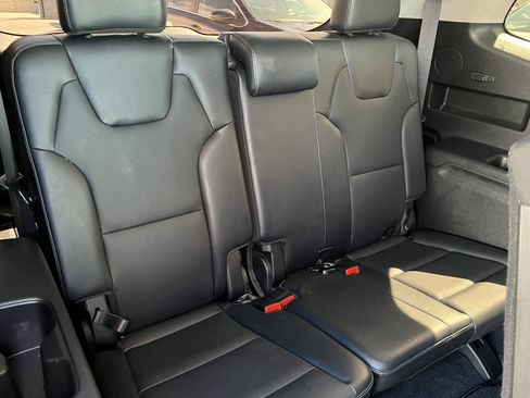 Certified 2025 Kia Telluride LX image 19