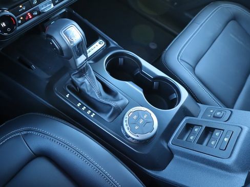 New 2025 Ford Bronco Outer Banks image 9