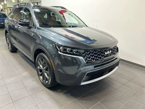 Used 2023 Kia Sorento SX Prestige image 2