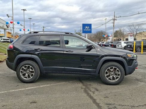 Used 2022 Jeep Cherokee Trailhawk image 8