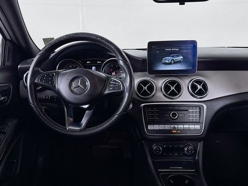 Used 2018 Mercedes-Benz GLA 250 4MATIC image 10