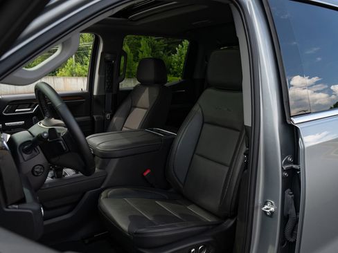Used 2025 GMC Sierra 1500 Denali w/ Denali Reserve Package AWD/4WD image 28