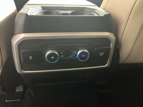 Used 2022 Ford Expedition XLT image 35