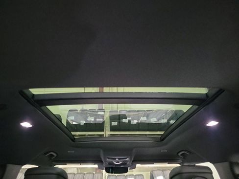 New 2025 Land Rover Defender 110 S image 26