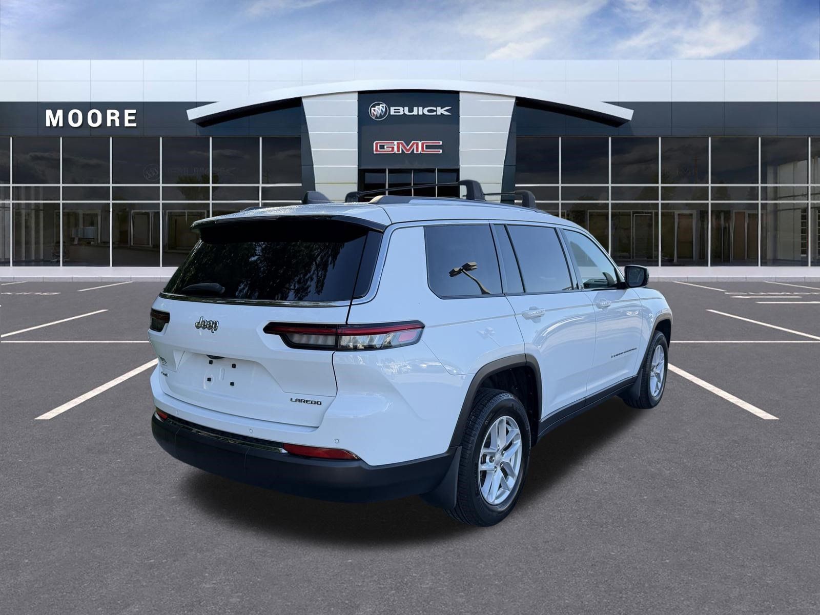 Used 2024 Jeep Grand Cherokee L Laredo AWD/4WD image 3