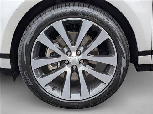 Used 2025 Land Rover Range Rover Evoque Dynamic SE image 24