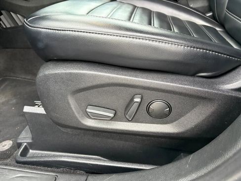 Used 2024 Ford Edge SEL image 16