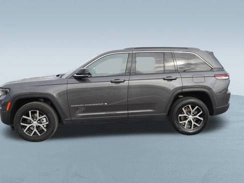 Used 2024 Jeep Grand Cherokee Limited image 4