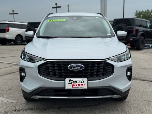 Used 2025 Ford Escape SE FWD image 2