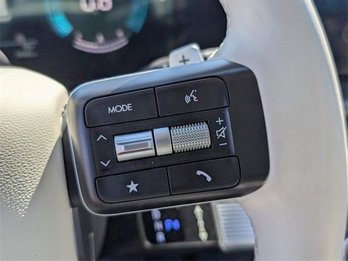 Used 2025 Hyundai Santa Fe SEL image 16