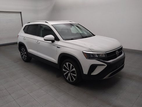 Used 2024 Volkswagen Taos SE FWD image 13