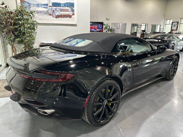 Used 2019 Aston Martin DB11 Volante RWD image 3