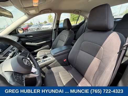 Used 2025 Nissan Altima 2.5 SV AWD/4WD image 17
