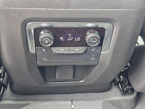 New 2026 Chevrolet Suburban High Country AWD/4WD image 19