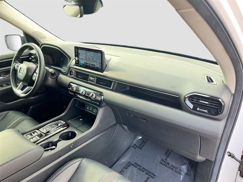 Used 2024 Honda Pilot Touring image 31