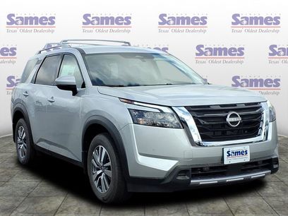 New 2025 Nissan Pathfinder SL w/ Cargo Package