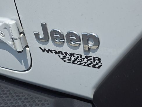 Used 2021 Jeep Wrangler Unlimited Sport AWD/4WD image 2