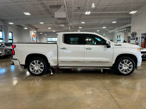 Used 2024 Chevrolet Silverado 1500 High Country image 8