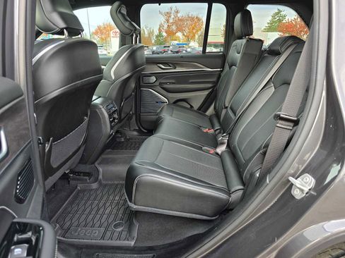 Used 2023 Jeep Grand Cherokee Overland w/ Luxury Tech Group IV image 22