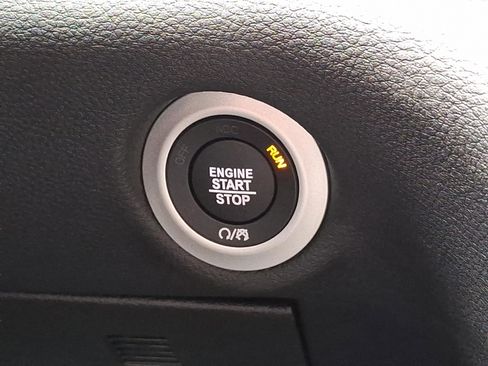 New 2026 Chrysler Pacifica Select image 14