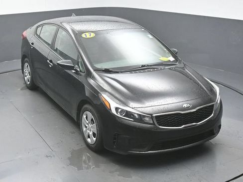 Used 2017 Kia Forte LX FWD image 39