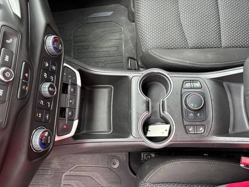 Used 2022 GMC Terrain SLE w/ Driver Convenience Package FWD image 38
