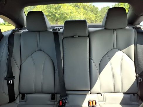 Used 2021 Toyota Avalon XLE w/ Moonroof Package FWD image 15