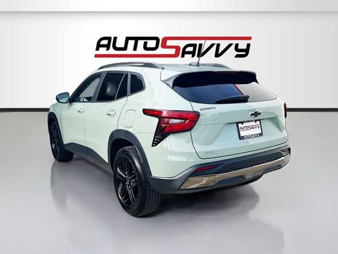 Used 2025 Chevrolet Trax ACTIV w/ Sunroof Package FWD image 5