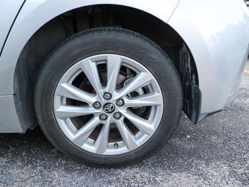 Used 2025 Toyota Corolla SE FWD image 14