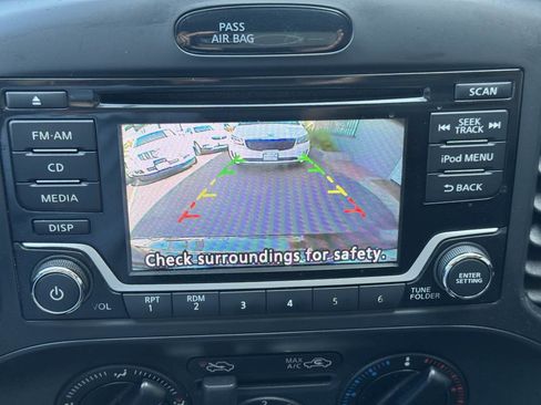 Used 2017 Nissan Juke S FWD image 40