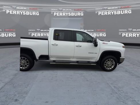 Used 2025 Chevrolet Silverado 2500 LTZ w/ LTZ Premium Package AWD/4WD image 9