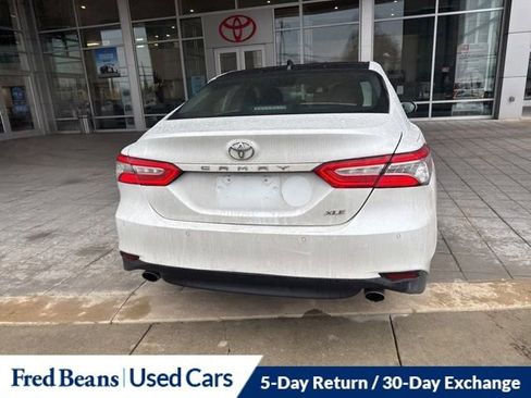 Used 2018 Toyota Camry XLE image 8