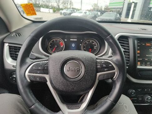 Used 2016 Jeep Cherokee Trailhawk w/ Comfort/Convenience Group image 19