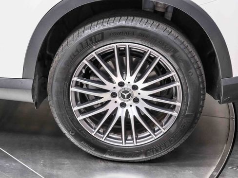 Certified 2026 Mercedes-Benz GLC 300 image 9