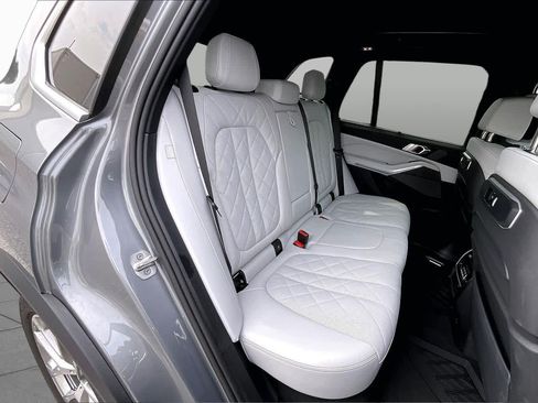 Used 2026 BMW X5 xDrive40i w/ Executive Package AWD/4WD image 19