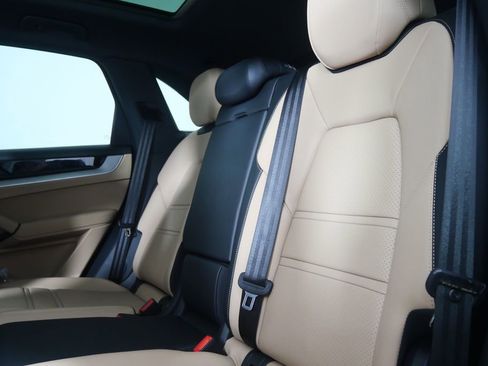 Used 2026 Porsche Cayenne E-Hybrid image 16
