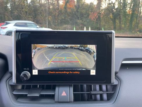 Used 2025 Toyota RAV4 XLE image 17